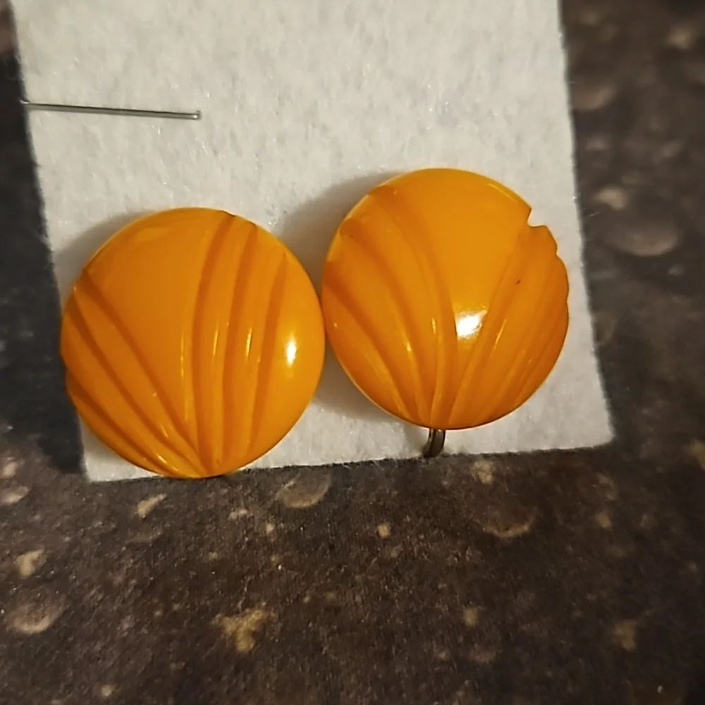 Vintage Butterscotch Bakelite Carved Screwback Earrings.